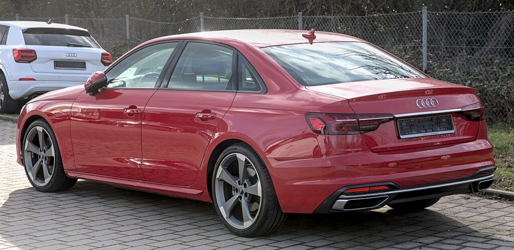 아우디 A4 40 TFSI