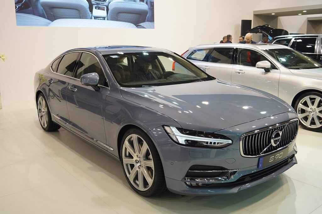볼보 S90 B5