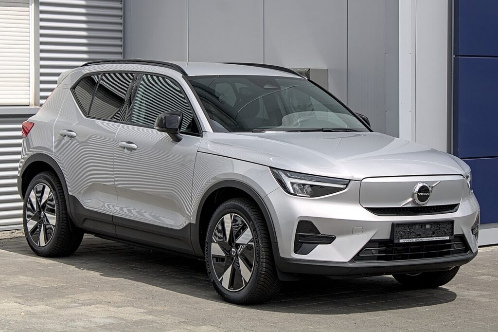 볼보 XC40 B4